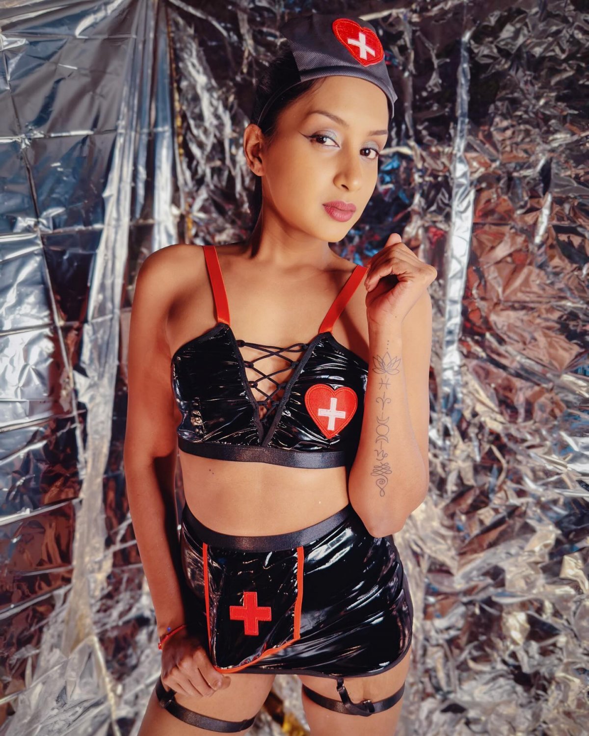 Sexy Indian girl in PVC #2MA99xlJ